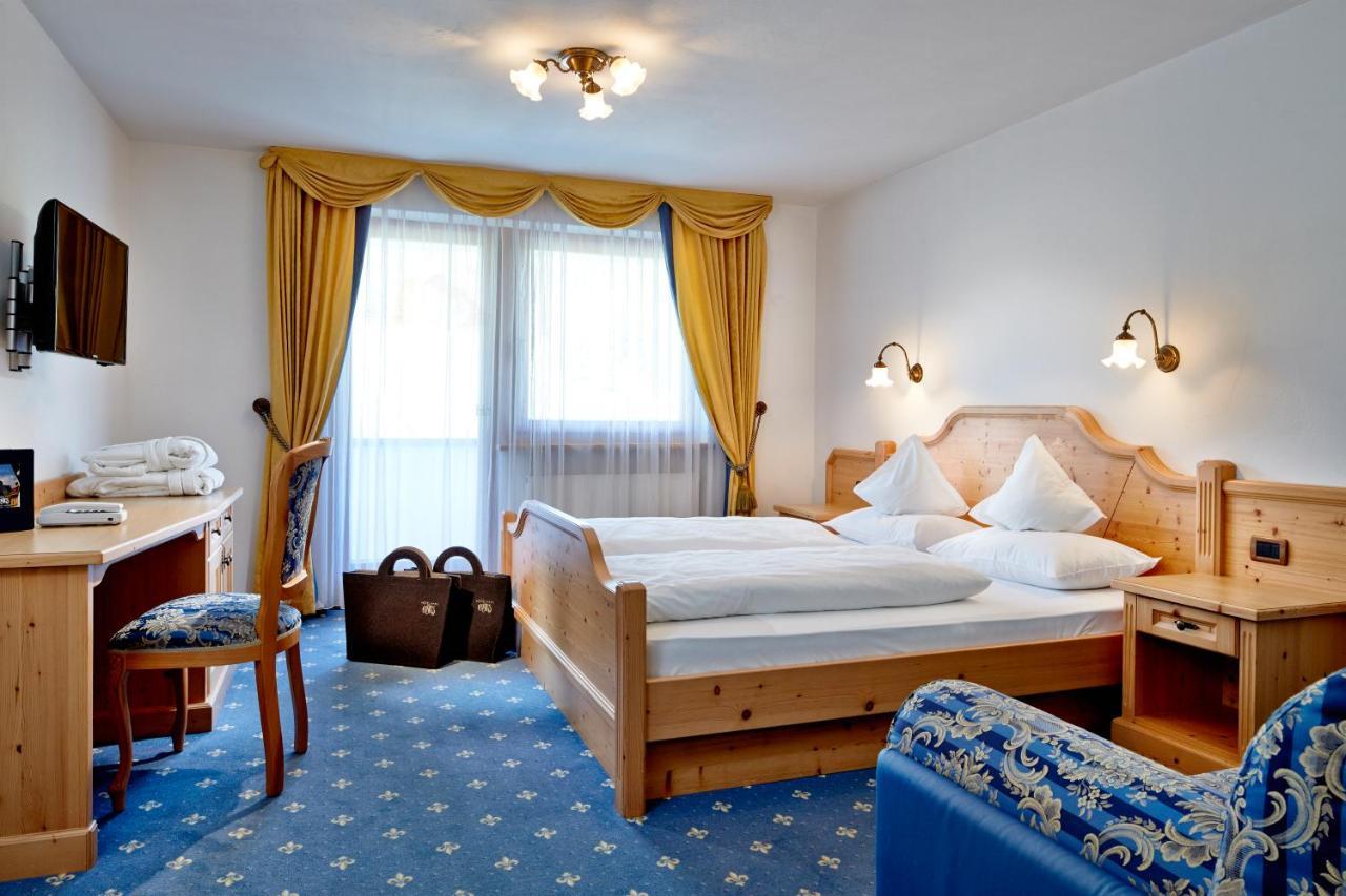 Hotel Costes Corvara In Badia Extérieur photo