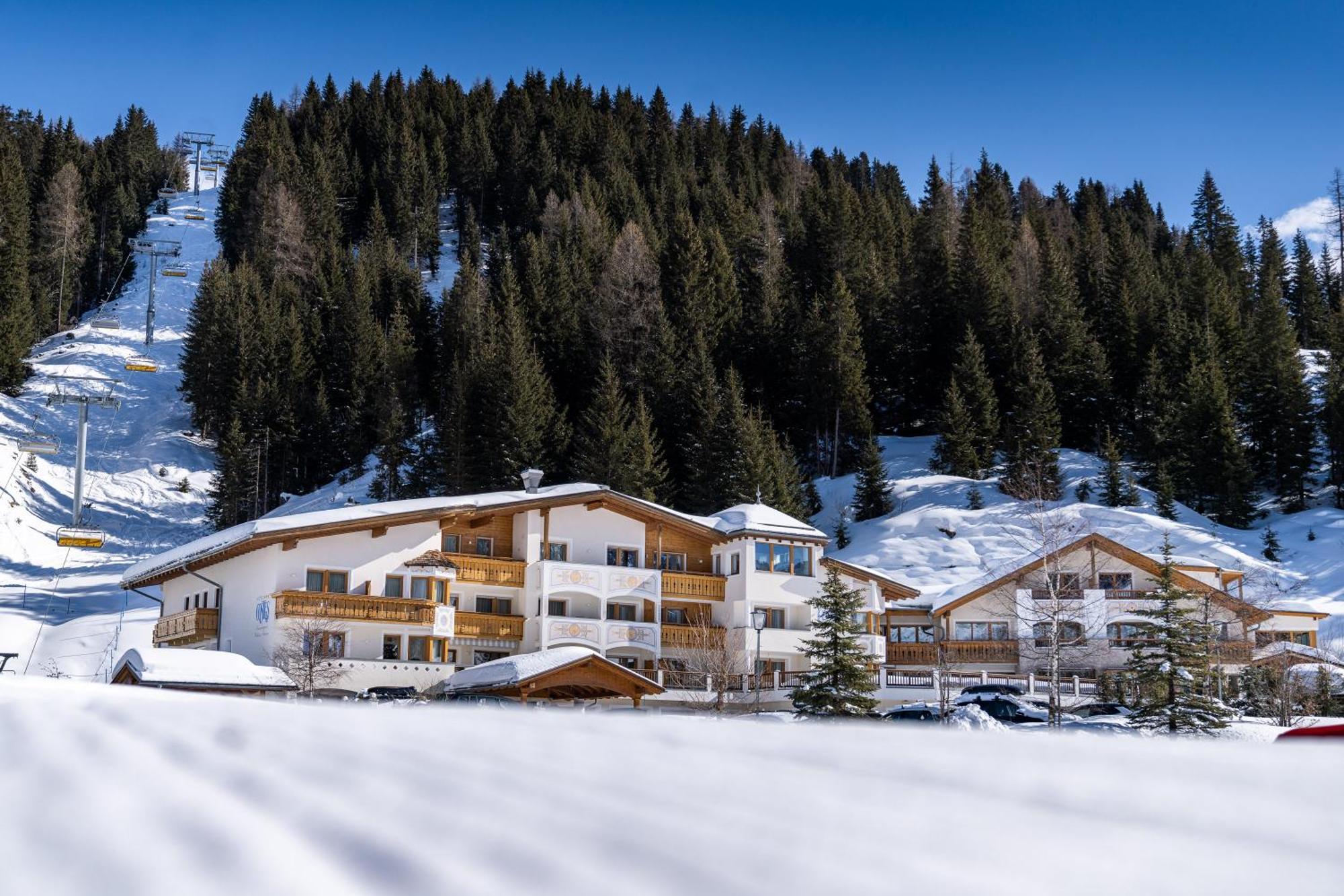 Hotel Costes Corvara In Badia Extérieur photo