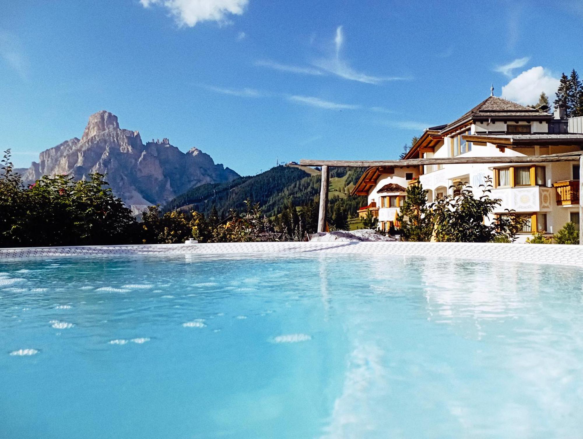 Hotel Costes Corvara In Badia Extérieur photo