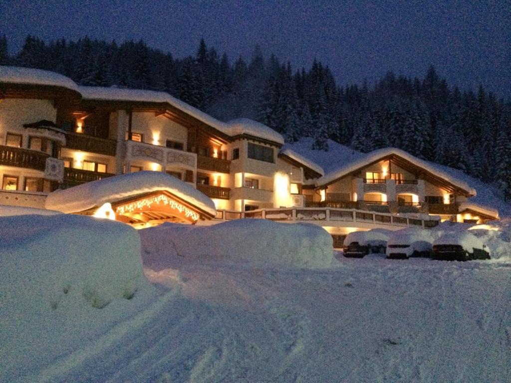 Hotel Costes Corvara In Badia Extérieur photo